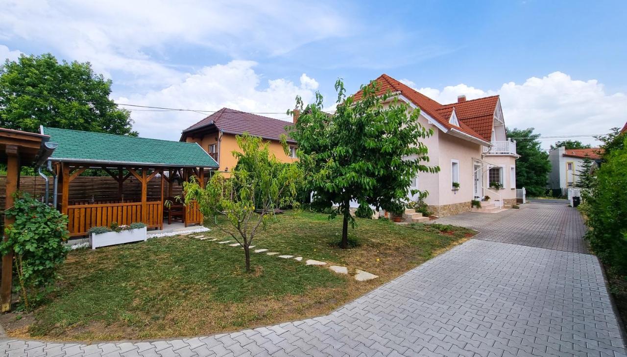 White Apartment Keszthely Exterior photo